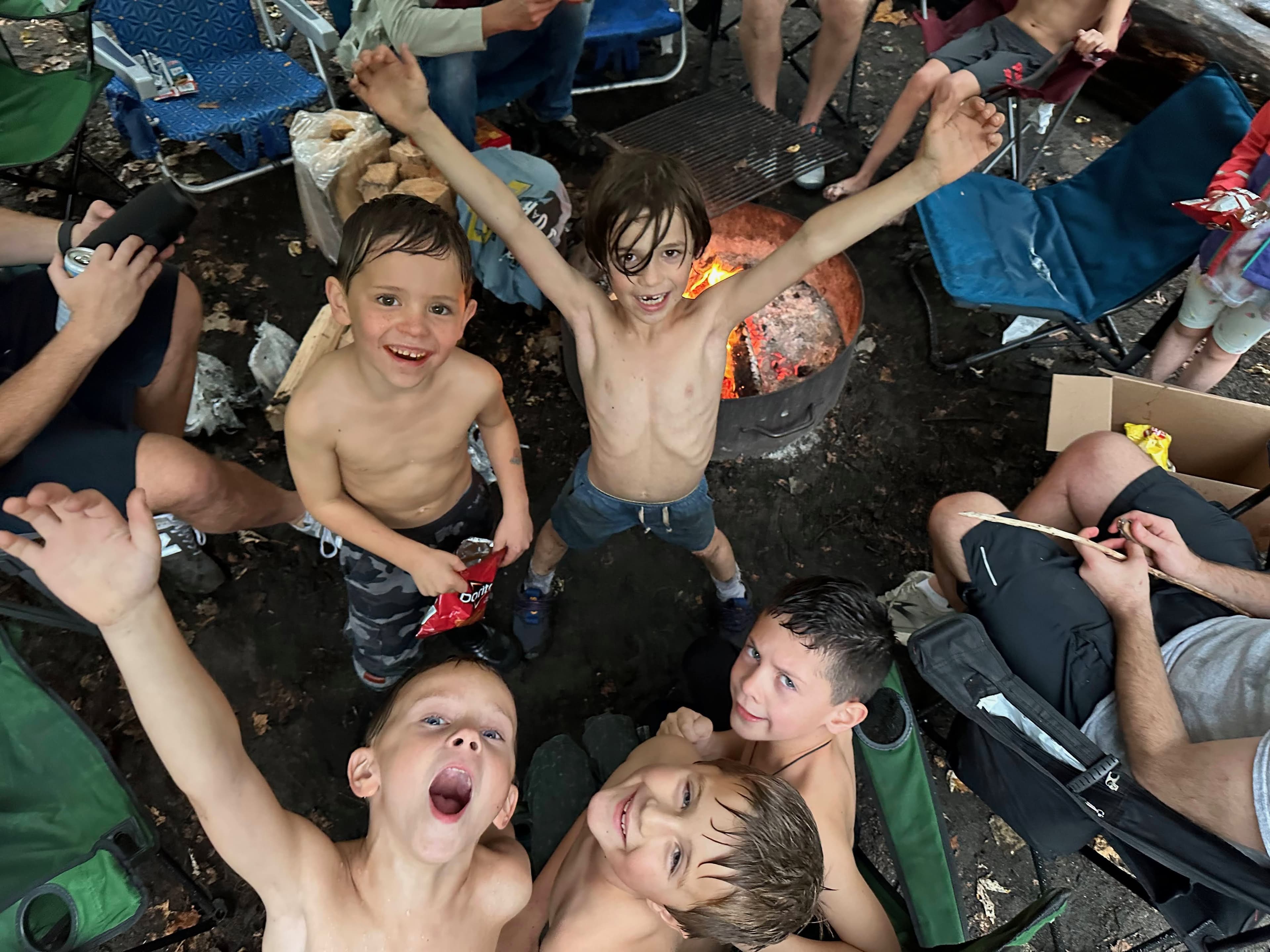 Pack 5 scouts in den activities
